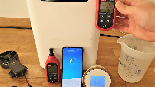 Porównanie poziomu wilgotności prezentowanego przez Xiaomi Home oraz zewnętrzne wilgotnościomierze