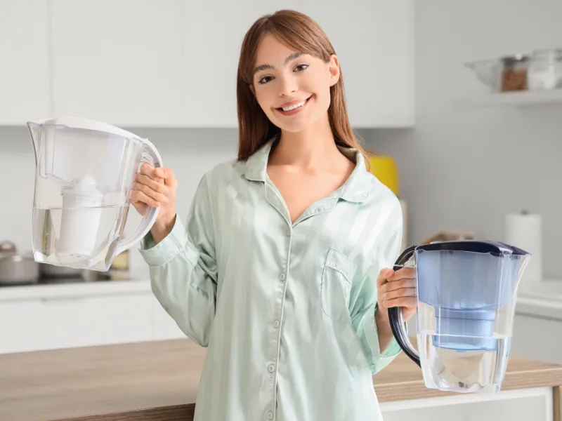 Dzbanek z filtrem węglowym