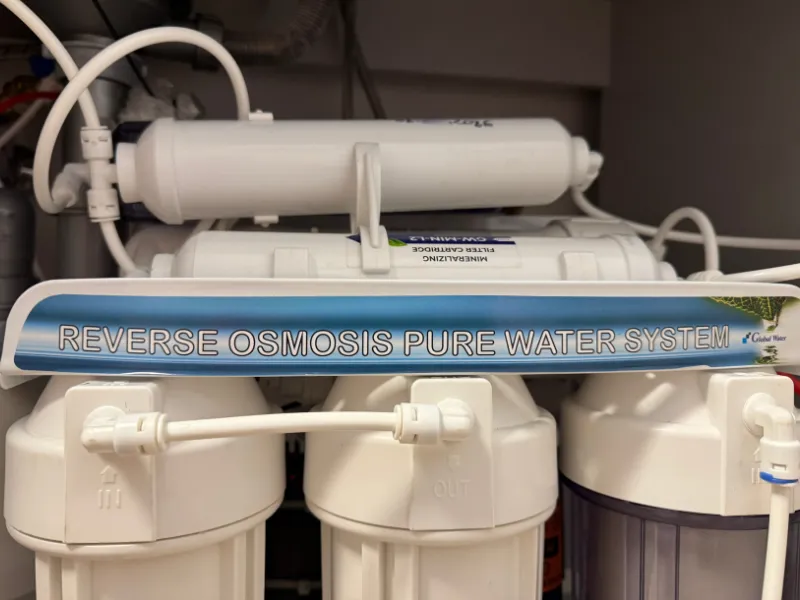 Filtr odwróconej osmozy podlbatowy