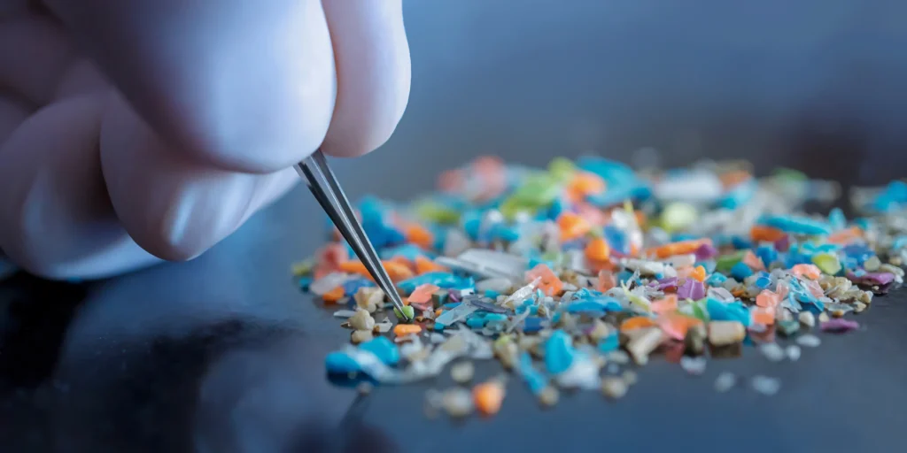 Mikroplastik w wodzie