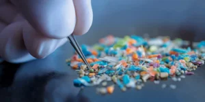 Mikroplastik w wodzie