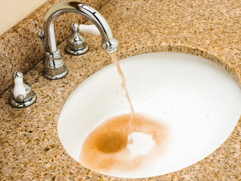 Woda kranowa z żelazem