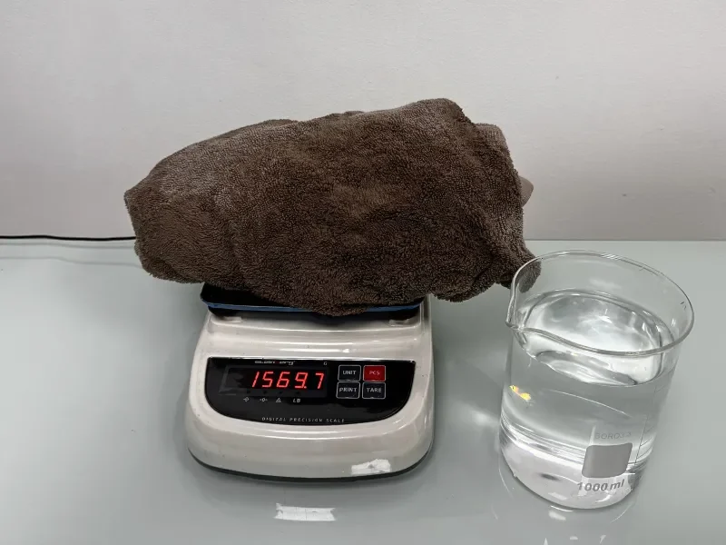 Waga mokrego ręcznika - test suszenia prania