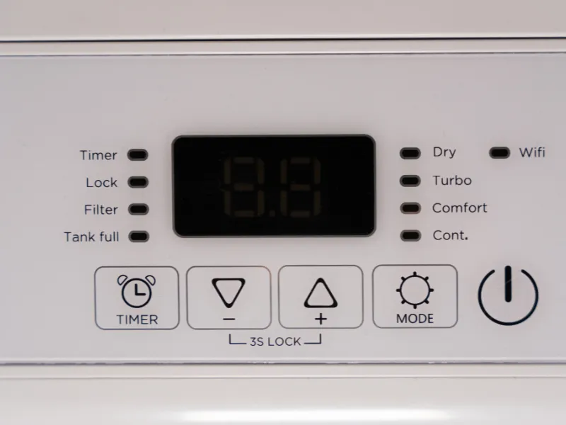 Zbliżenie na panel sterowania Warmtec ODT-35N