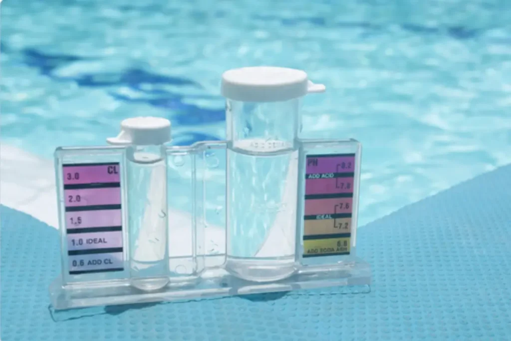 badanie pH i poziomu chloru w basenie
