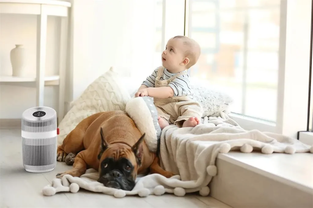 Boneco P230 w pokoju z dzieckiem i psem. Materiały producenta Boneco.