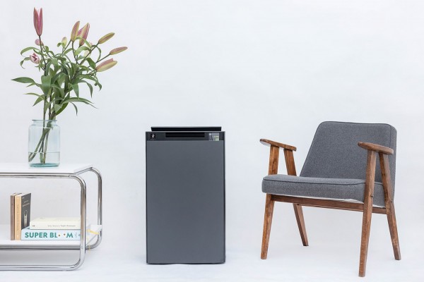 czarny Sharp KI-TX100EU-H w pokoju