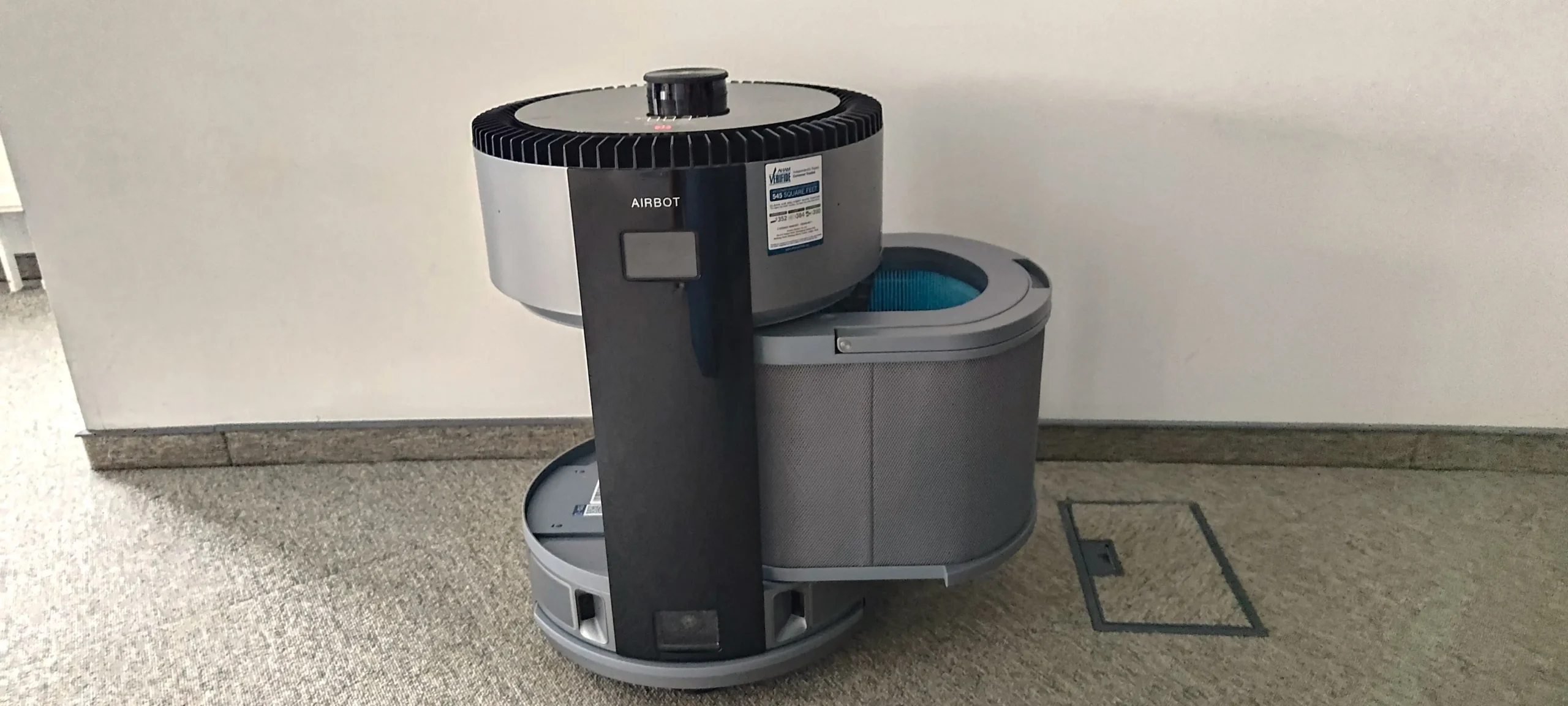 Wysunięty filtr HEPA w oczyszczaczu powietrza Ecovacs Airbot Z1