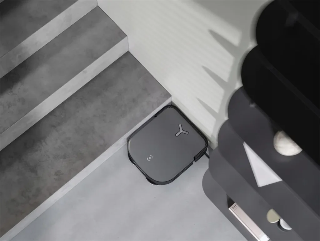 Schody i czujnik upadku w Ecovacs Deebot X2 Omni. Materiały producenta Ecovacs