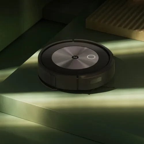 iRobot Roomba Combo j5 na podłodze