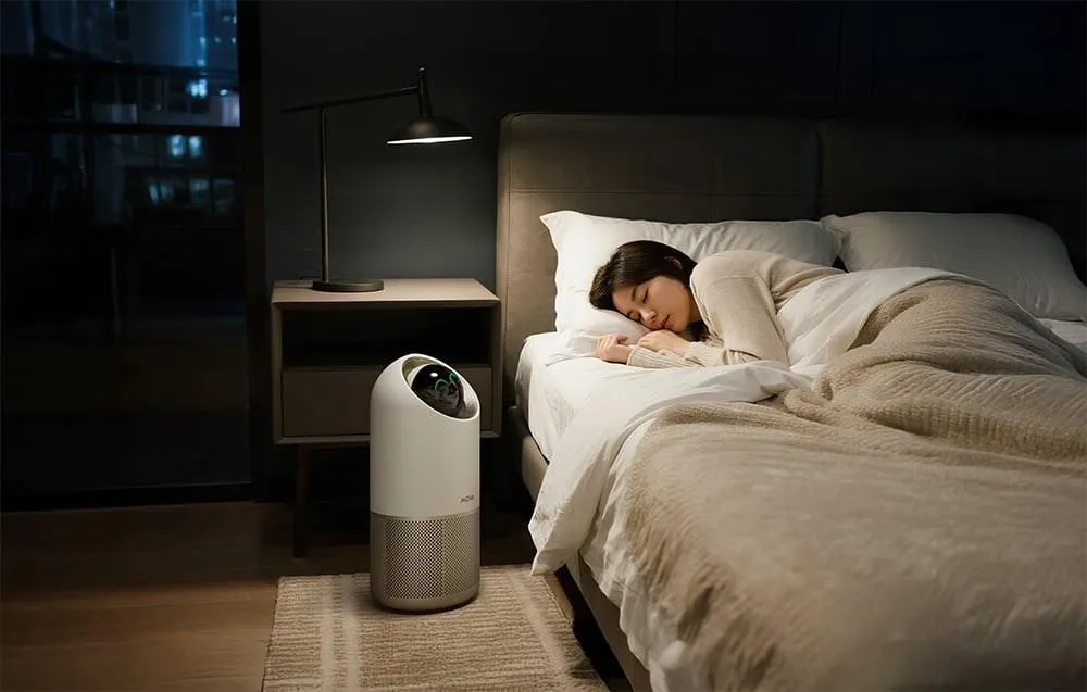 Oczyszczacz powietrza Mova Stellar X10 w sypialni. Źródło: Materiały producenta Mova