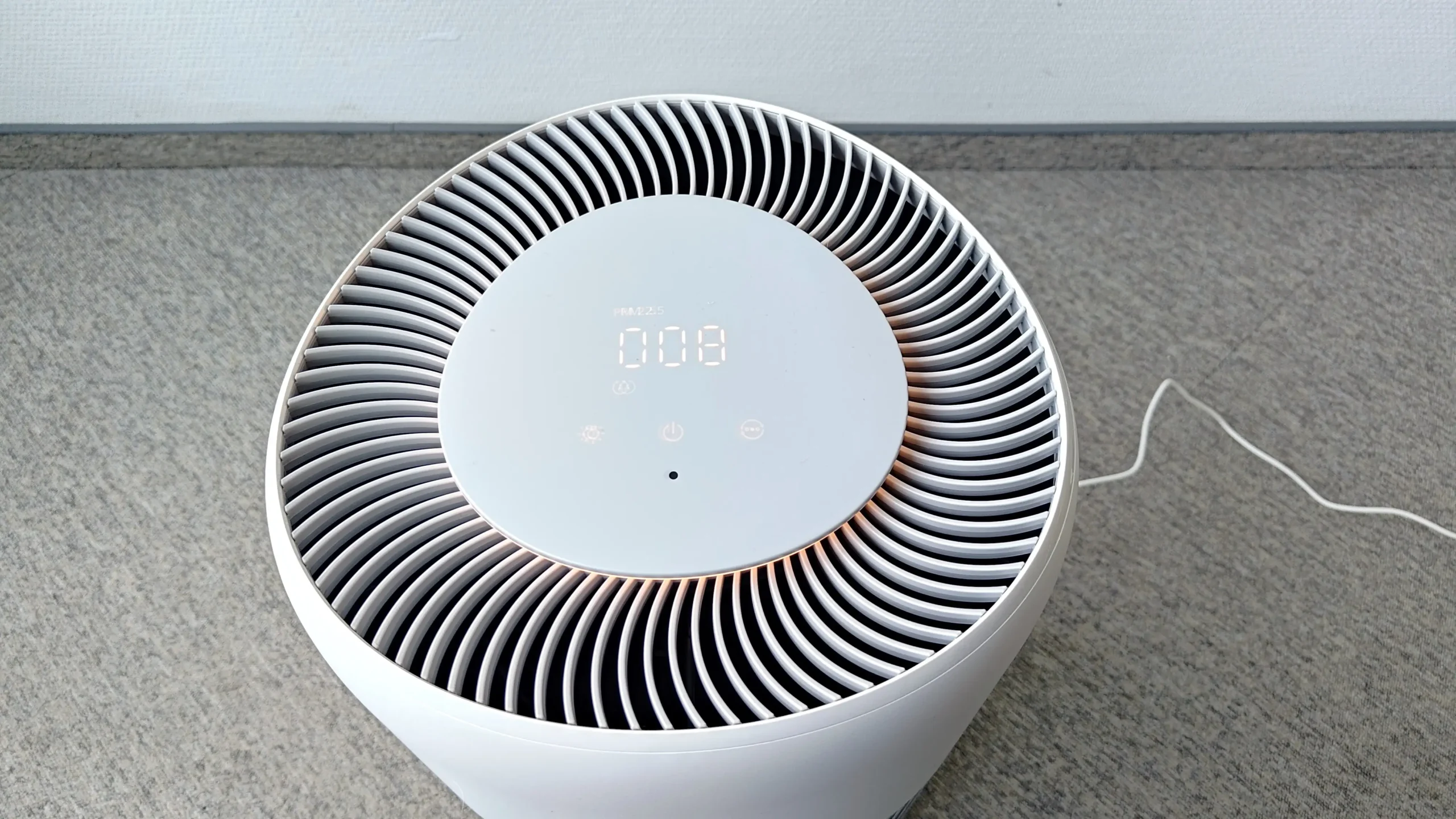 Panel sterowania z wyświetlaczem Philips AC2220/10. Materiały własne Ranking-Oczyszczaczy.pl