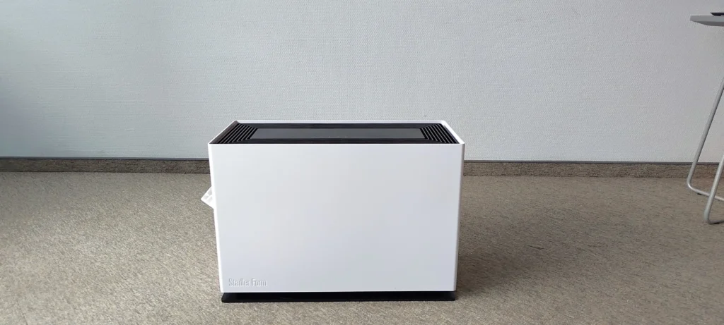 Stadler Form Noah Pro widziany od przodu. Materiały własne Ranking-Oczyszczaczy.pl