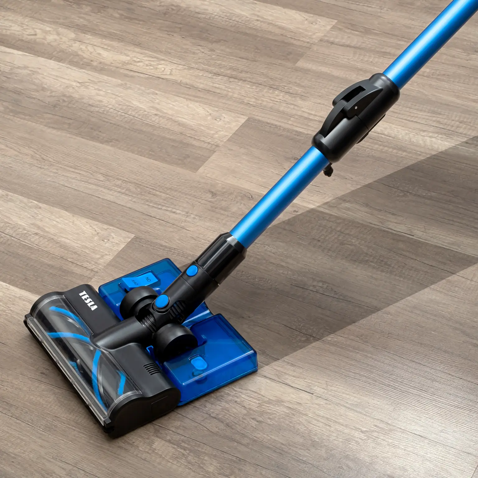 Tesla Purestar E70 Aqua Pro odkurzanie z mopowaniem