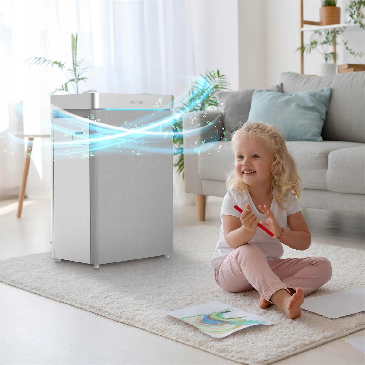 Webber AP9750 z bawiącą się w salonie dziewczynką