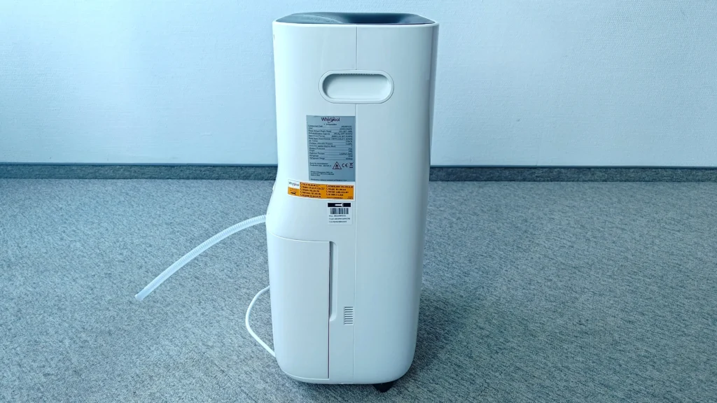 Whirlpool DE20W5252 widziany od boku. Źródło: materiał własne Ranking-Oczyszczaczy.pl