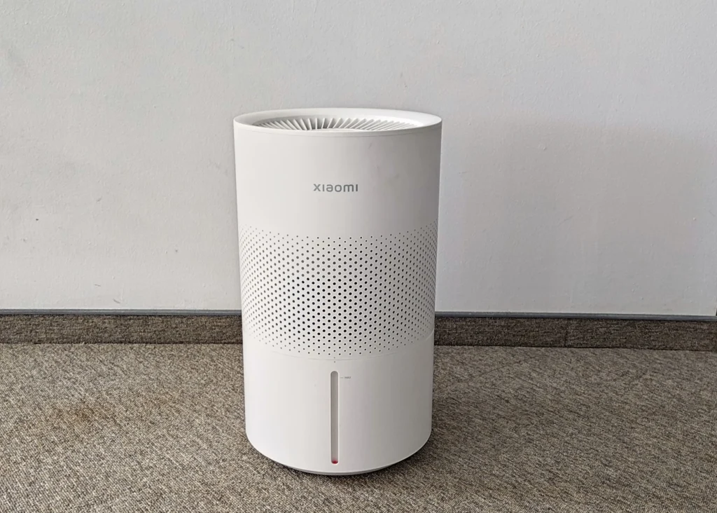 Xiaomi Smart Evaporative Humidifier z przodu w naszym biurze